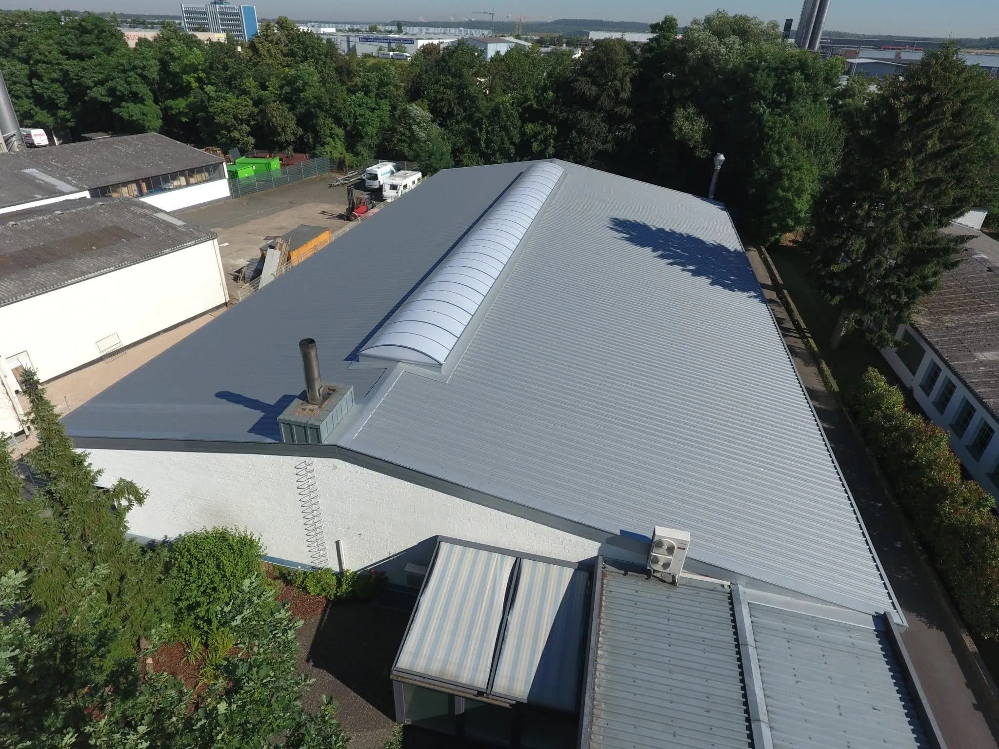 Industriehalle nach Sanierung durch Wierig Profiltechnik