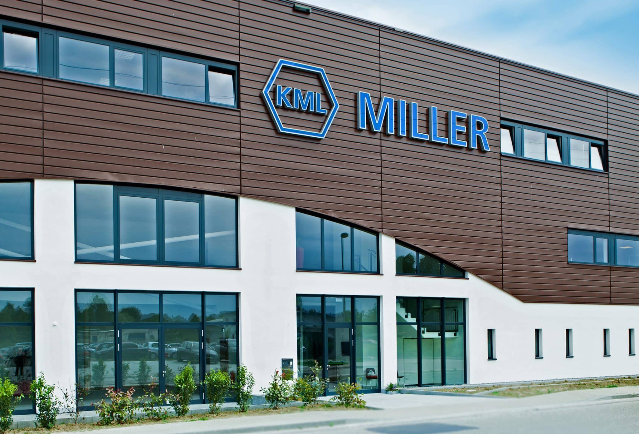 Halle und Bürogebäude für Miller in Lahr